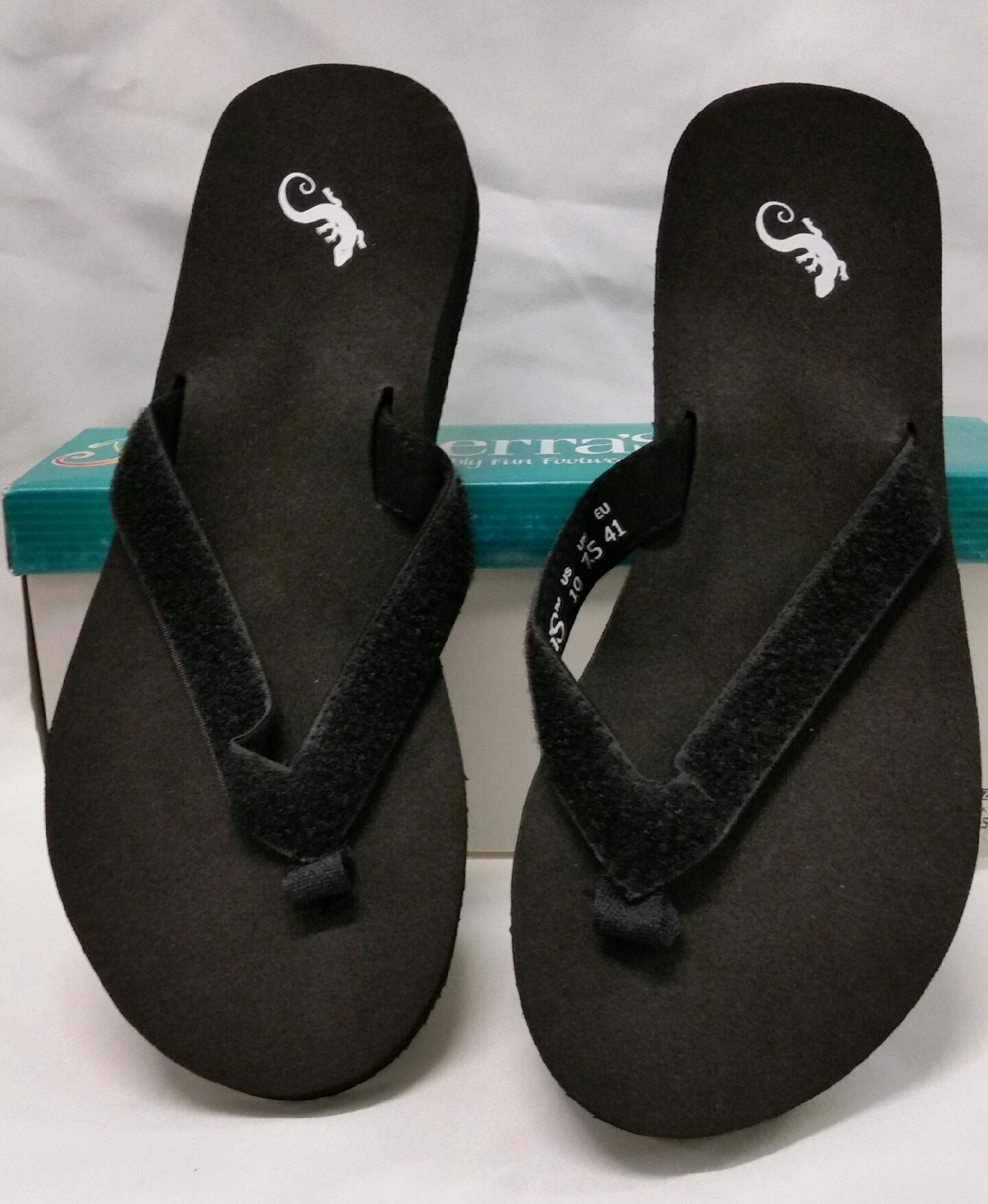 sierra's flip flops with interchangeable straps
